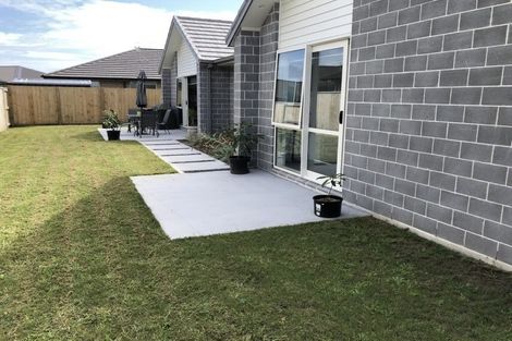 Photo of property in 19 Naeo Close, Papamoa Beach, Papamoa, 3118