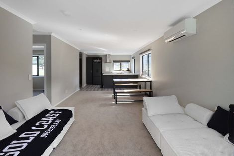 Photo of property in 32 Harry Martin Lane, Wainuiomata, Lower Hutt, 5014