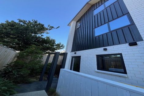 Photo of property in 11/22 Yeovil Road, Te Atatu Peninsula, Auckland, 0610
