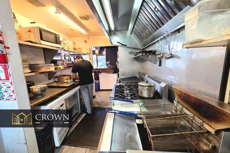 Photo of property in Patent 326 Apartments, 326 Evans Bay Parade, Hataitai, Wellington, 6021