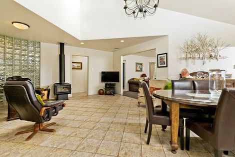 Photo of property in 109 Awaroa Road, Sunnyvale, Auckland, 0612