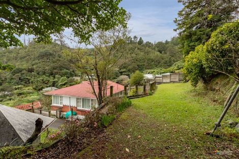 Photo of property in 150 Kamahi Street, Stokes Valley, Lower Hutt, 5019