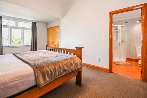 Photo of property in 9 Seddon Street, Dannevirke, 4930