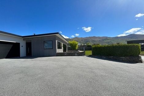 Photo of property in 2 Nancy Lane, Wanaka, 9305