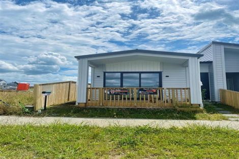 Photo of property in 6 Ihi Place, Karaka, 2578