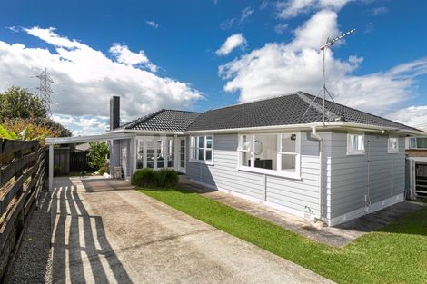 Photo of property in 2 Meadow Crescent, Te Atatu South, Auckland, 0602