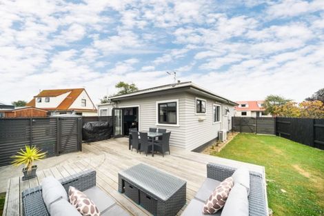 Photo of property in 15 Suzanne Grove, Kelvin Grove, Palmerston North, 4414