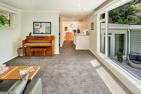 Photo of property in 2 Huia Road, Days Bay, Lower Hutt, 5013