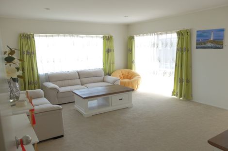 Photo of property in 1/718 Chapel Road, Dannemora, Auckland, 2016