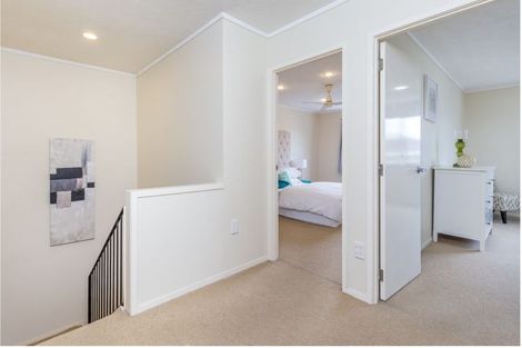 Photo of property in 60 Kohekohe Street, New Lynn, Auckland, 0600