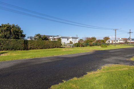 Photo of property in 52 Richmond Street, Waitara, 4320