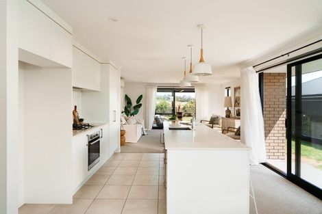 Photo of property in 25 Pioneer Crescent, Omokoroa, 3114
