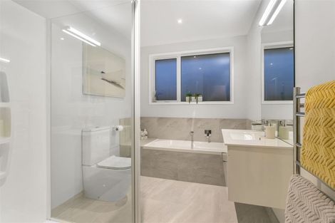 Photo of property in 1 Grenache Way, Kumeu, 0810