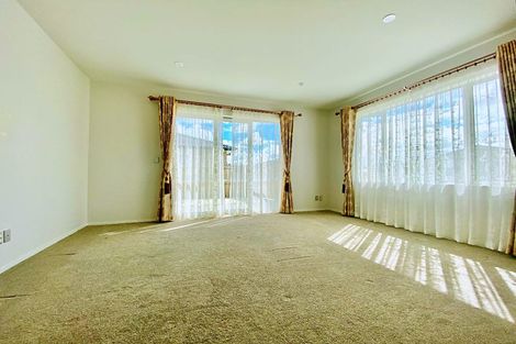 Photo of property in 28 Wellfield Drive, Papakura, 2110