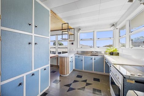 Photo of property in 86 Fulford Street, New Plymouth, 4310