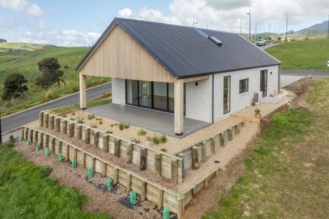 Photo of property in 11 Kapokapowai Street, Raglan, 3225