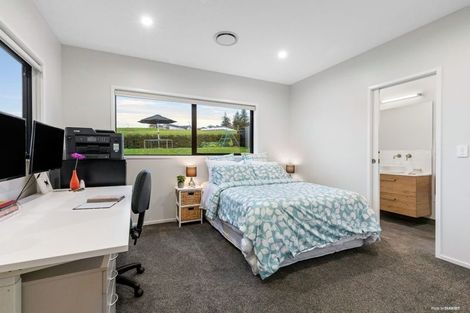 Photo of property in 14 Fisk Road, Pukekohe, 2120