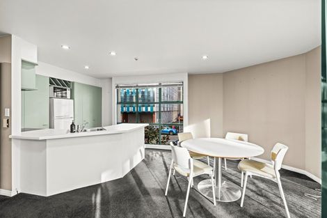 Photo of property in Regent Courts, 2/75 Gloucester Street, Christchurch Central, Christchurch, 8013