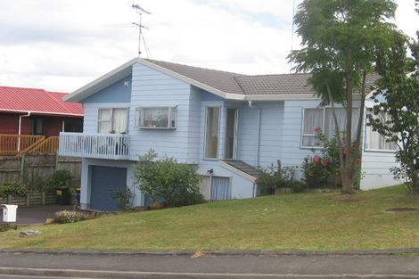 Photo of property in 8 Cassandra Grove, Totara Vale, Auckland, 0629