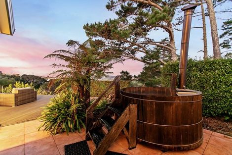 Photo of property in 1 Whangaparaoa Road, Red Beach, 0932