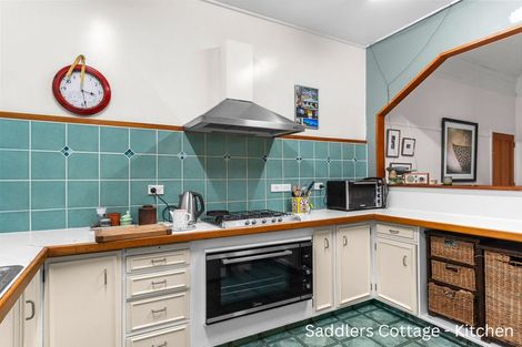 Photo of property in Saddlery Cottage, 3245 Paparoa-oakleigh Road, Paparoa, 0571