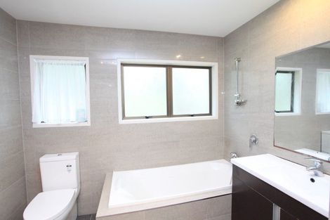 Photo of property in 11 Palmyra Way, Half Moon Bay, Auckland, 2012