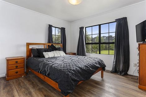 Photo of property in 116 Glen Road, Ranui, Auckland, 0612