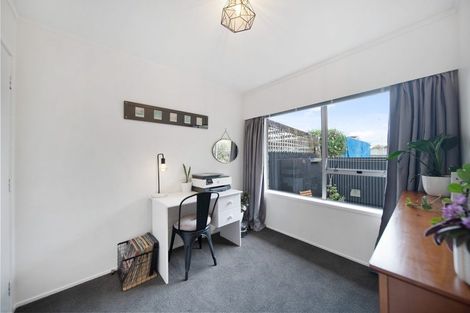 Photo of property in 2/15 Gloaming Place, Conifer Grove, Takanini, 2112