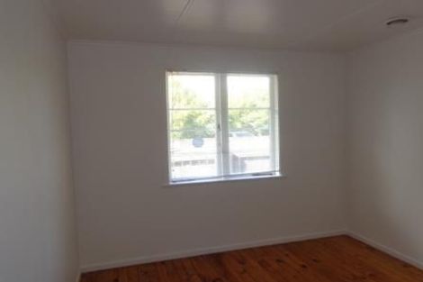 Photo of property in 3/42 Lincoln Road, Henderson, Auckland, 0610