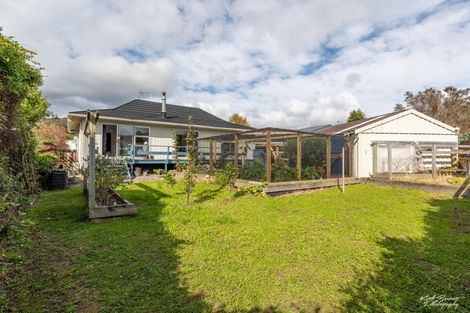 Photo of property in 43 Blueberry Grove, Timberlea, Upper Hutt, 5018