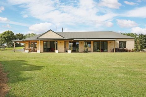 Photo of property in 94 Farmpark Road, Waiuku, 2681