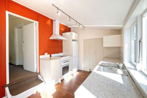 Photo of property in 35 Napier Terrace, Hospital Hill, Napier, 4110