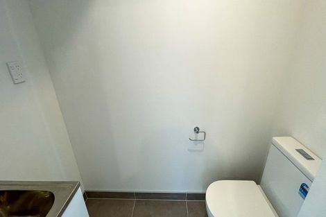 Photo of property in 1/7 South Pacific Place, Henderson, Auckland, 0612