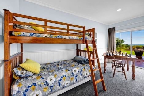 Photo of property in 16 Hector Place, Opunake, 4616