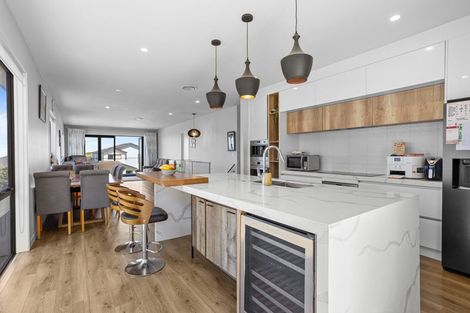 Photo of property in 11 Pacific Heights Road, Orewa, 0931