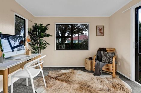Photo of property in 10 Seddon Street, Westown, New Plymouth, 4310