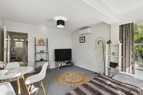 Photo of property in 25 Burrows Avenue, Karori, Wellington, 6012