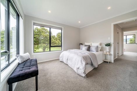 Photo of property in 84 Mawai Hakona Drive, Wallaceville, Upper Hutt, 5018