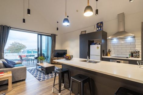 Photo of property in 34a Lake Street, Cambridge, 3434