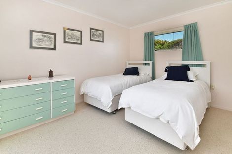 Photo of property in 37 Pacific Parade, Army Bay, Whangaparaoa, 0930