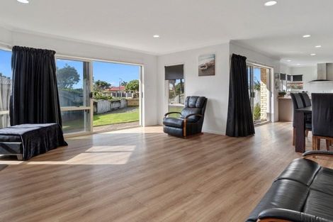 Photo of property in 92 Denny Hulme Drive, Mount Maunganui, 3116