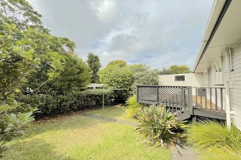 Photo of property in 10 Aplin Place, Birkdale, Auckland, 0626