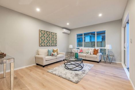 Photo of property in 17 Konoba Avenue, Kumeu, 0810