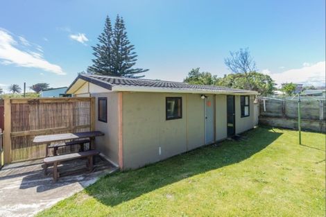 Photo of property in 70 Rua Avenue, Waitarere Beach, Levin, 5510