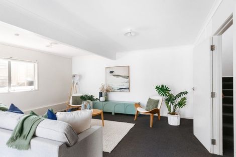 Photo of property in 144 Karewa Parade, Papamoa Beach, Papamoa, 3118