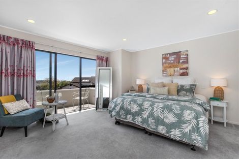 Photo of property in 8 Gillard Place, Eastern Beach, Auckland, 2012