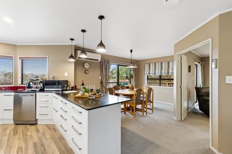 Photo of property in 10 West Ridge Drive, Western Heights, Hamilton, 3200