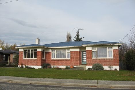 Photo of property in 3 Sussex Street, Tapanui, 9522