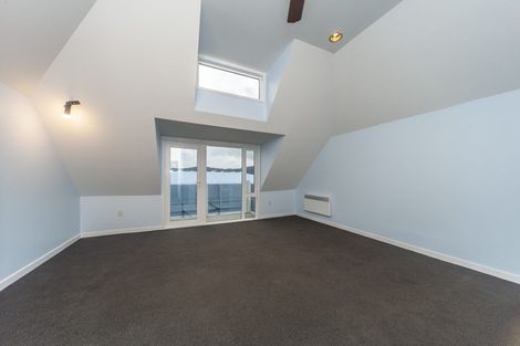 Photo of property in 10 Lawson Place, Mount Victoria, Wellington, 6011