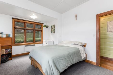 Photo of property in 152 Russell Terrace, Berhampore, Wellington, 6023